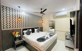 Hotel Blue Petals